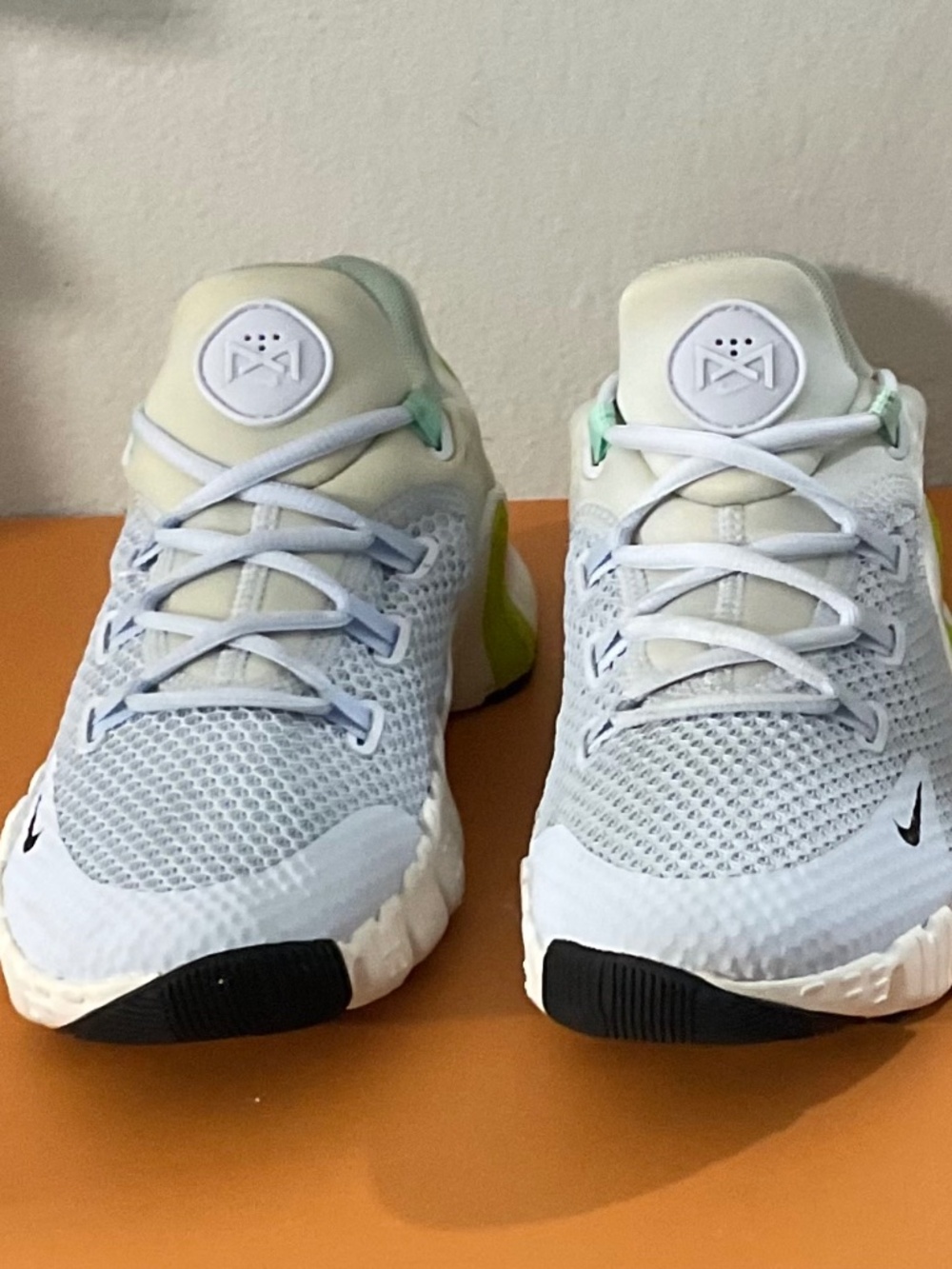 (women) Nike Free Metcon 4 ‘Grey Atomic Green’ CZ0596-001.